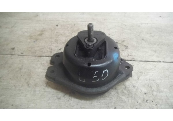 подушка, опора двигуна права нижня Renault Laguna II, Espase IV, VelSatis 2.0, 2.2 dci, 8200052028, 8200181590